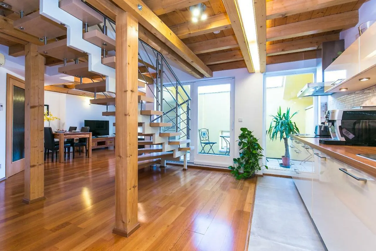 Attic Apartment By Wenceslas Square Prague